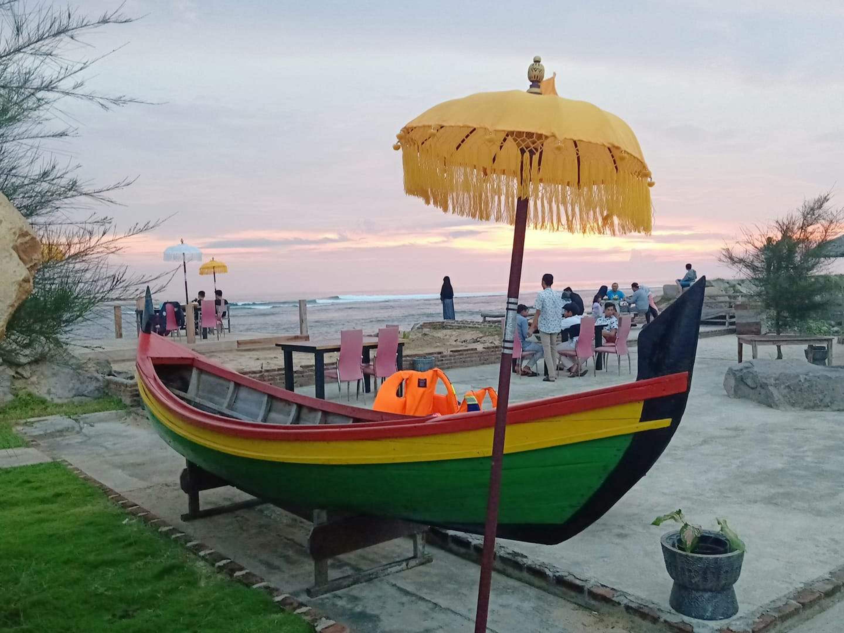 gallery/26 Dec 2018 Joel Bungalow tutup