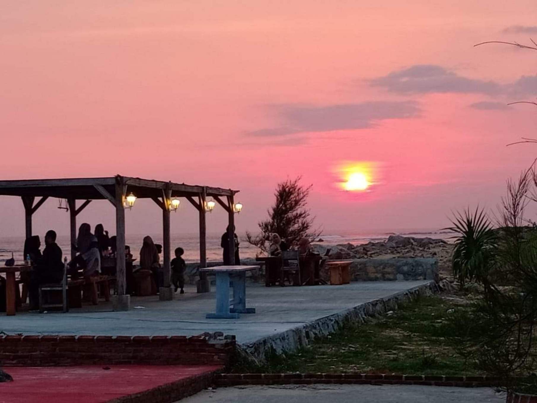 gallery/PLatform saat malam